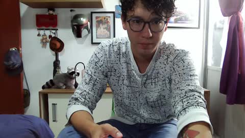 Snapshot of lobomx19 chatting on December 5, 2024, 4:01 pm Lobo online show from December 5, 2024, 4:01 pm