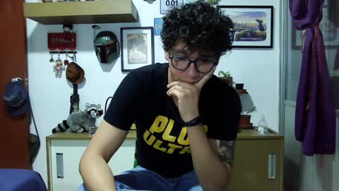 Snapshot of lobomx19 chatting on December 6, 2024, 12:23 am Lobo online show from December 6, 2024, 12:23 am