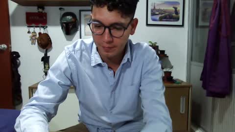 Snapshot of lobomx19 chatting on December 18, 2024, 2:42 am Lobo online show from December 18, 2024, 2:42 am