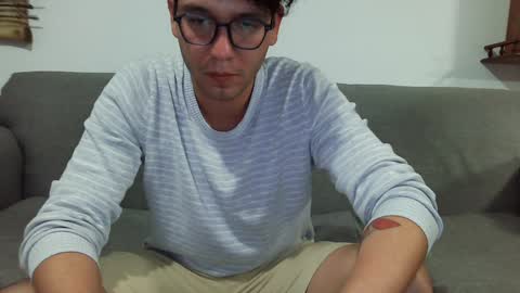 Snapshot of lobomx19 chatting on February 3, 2025, 2:03 am Lobo online show from February 3, 2025, 2:03 am