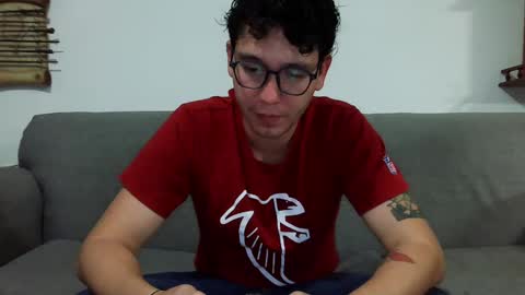 Snapshot of lobomx19 chatting on February 18, 2025, 1:43 am Lobo online show from February 18, 2025, 1:43 am