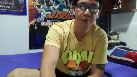 Snapshot of lobomx19 chatting on October 15, 2025, 4:23 am Lobo online show from October 15, 2025, 4:23 am