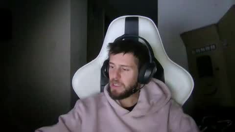 Snapshot of lobotomy54 chatting on October 6, 2025, 10:40 pm lobo online show from October 6, 2025, 10:40 pm