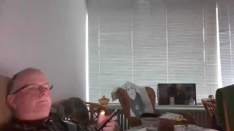 Snapshot of loewe39238 chatting on January 16, 2025, 8:43 am loewe39238 online show from January 16, 2025, 8:43 am