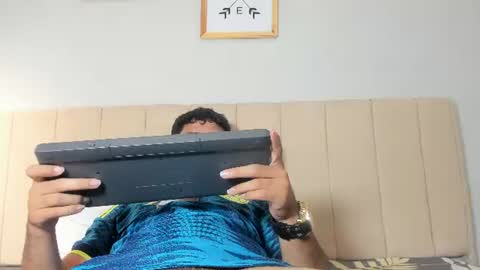 Snapshot of logan_9_ chatting on June 24, 2026, 5:28 am logan online show from June 24, 2026, 5:28 am