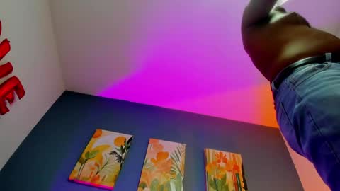 Snapshot of logan_adams27 chatting on May 29, 2026, 12:03 pm Logan online show from May 29, 2026, 12:03 pm