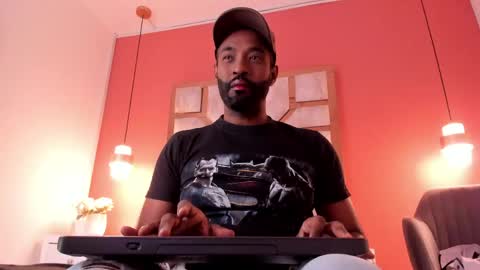 Snapshot of logan_adams27 chatting on June 8, 2026, 12:27 pm Logan online show from June 8, 2026, 12:27 pm