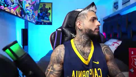 logan_hugh8 online show from February 17, 2026, 12:23 pm