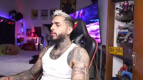 logan_hugh8 online show from March 17, 2026, 4:06 am