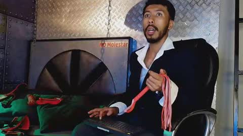 Snapshot of logan_mercer chatting on December 4, 2025, 4:11 am logan_mercer online show from December 4, 2025, 4:11 am