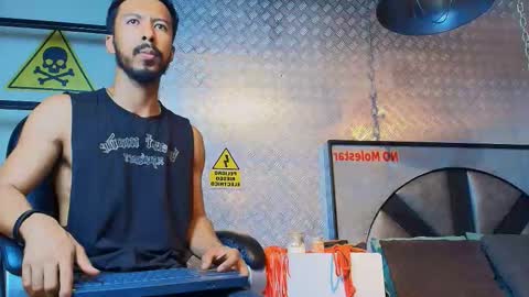 Snapshot of logan_mercer chatting on December 15, 2025, 3:00 am logan_mercer online show from December 15, 2025, 3:00 am