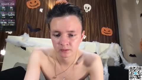 Snapshot of logan_mett chatting on November 2, 2025, 4:09 pm Logan online show from November 2, 2025, 4:09 pm