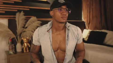 logan_varela online show from January 23, 2025, 8:45 pm