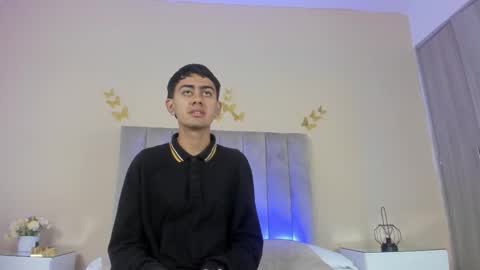 Snapshot of logan_wolf_ chatting on December 15, 2025, 12:42 pm Logan online show from December 15, 2025, 12:42 pm