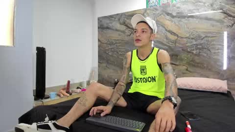 Snapshot of logan_wollff chatting on April 15, 2026, 8:09 pm logan_wollff online show from April 15, 2026, 8:09 pm