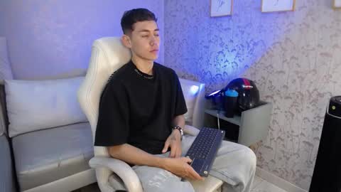 Snapshot of loganfoster_ chatting on December 15, 2025, 8:35 pm Loganfoster online show from December 15, 2025, 8:35 pm