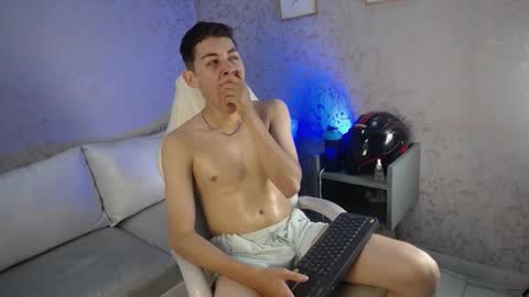 Snapshot of loganfoster_ chatting on December 17, 2025, 8:48 pm Loganfoster online show from December 17, 2025, 8:48 pm