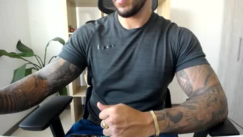 Snapshot of loganhod chatting on July 14, 2026, 9:53 pm Logan Wolfp online show from July 14, 2026, 9:53 pm