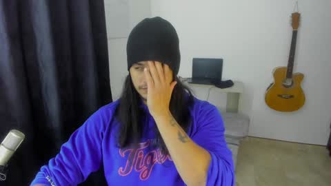 Snapshot of loganhot22 chatting on January 11, 2025, 2:52 am Logan online show from January 11, 2025, 2:52 am