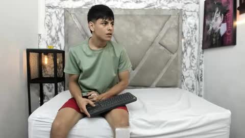 loganjhonson online show from November 1, 2025, 4:03 am