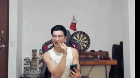 Snapshot of logannick chatting on January 20, 2025, 7:47 am Logan online show from January 20, 2025, 7:47 am