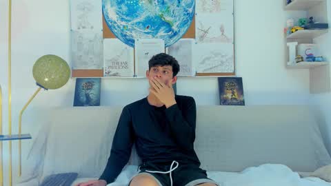 loganoficialx online show from February 1, 2026, 5:11 pm