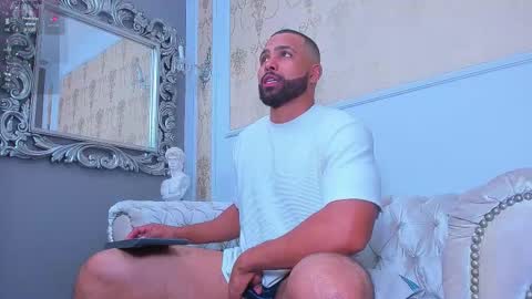 Snapshot of logansimmons chatting on November 6, 2025, 3:07 am U can call me Logan online show from November 6, 2025, 3:07 am