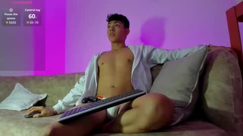 logantwink18 online show from November 15, 2025, 7:21 pm