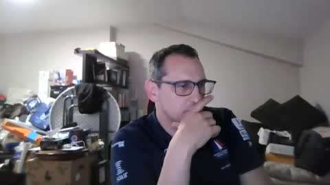Snapshot of loic31_31 chatting on May 27, 2026, 3:09 pm loic31 online show from May 27, 2026, 3:09 pm