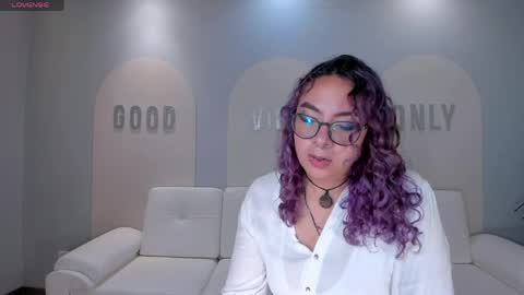 Snapshot of loiseharper chatting on May 3, 2026, 5:30 pm Loise online show from May 3, 2026, 5:30 pm