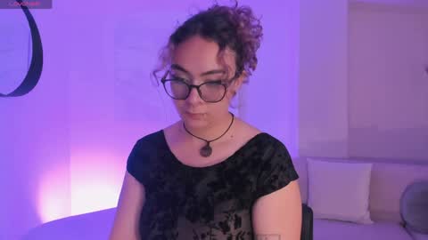 Snapshot of loiseharper chatting on May 15, 2026, 3:35 am Loise online show from May 15, 2026, 3:35 am