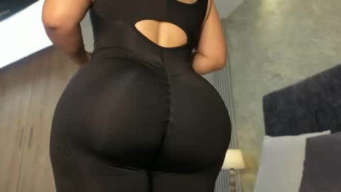 Lola Sweet online show from April 29, 2026, 11:25 am