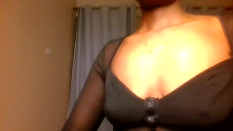 Snapshot of lola_allure chatting on May 19, 2026, 4:52 am lola_allure online show from May 19, 2026, 4:52 am