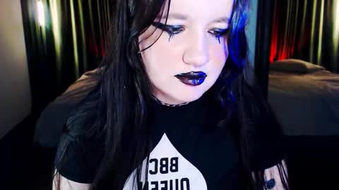 Lola Chi online show from November 12, 2025, 9:25 pm