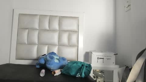 Snapshot of lola_js chatting on November 18, 2025, 4:39 am lola_js online show from November 18, 2025, 4:39 am