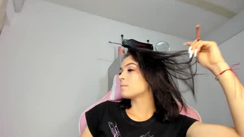 Snapshot of lola_kamila chatting on January 20, 2025, 10:15 pm Lola Kamila online show from January 20, 2025, 10:15 pm