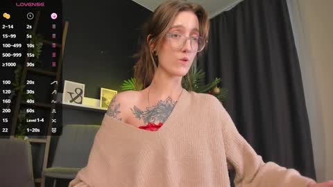 Lola online show from December 25, 2024, 9:45 am