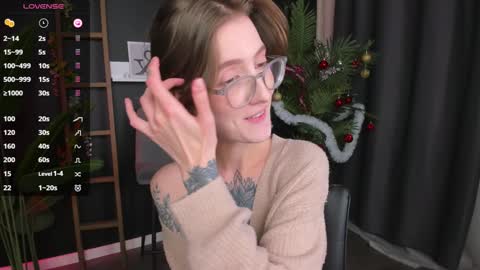 Lola online show from December 27, 2024, 5:42 am