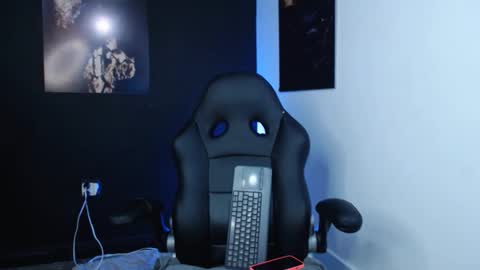 lola red online show from December 20, 2025, 12:56 pm