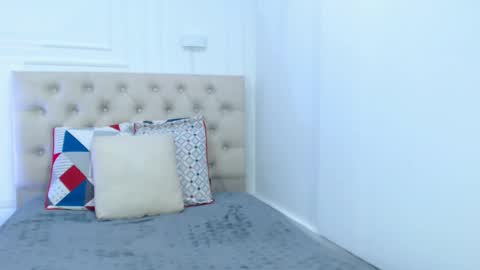 lola red online show from January 9, 2026, 7:15 pm