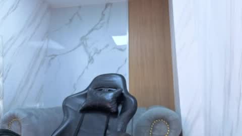 Lola online show from May 16, 2026, 7:56 pm