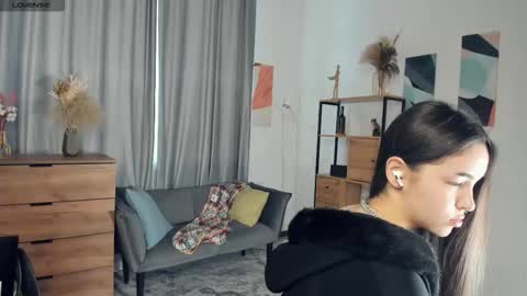 Melina online show from February 16, 2026, 8:32 am