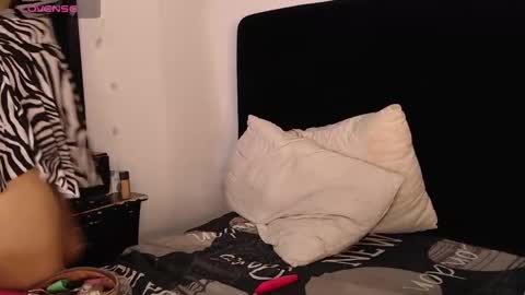 lolaa_staars online show from December 7, 2024, 3:04 am