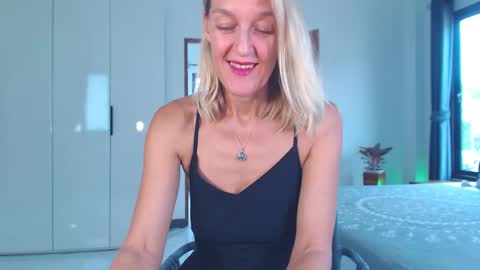 Lola online show from January 9, 2026, 4:04 am