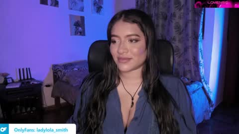 lolaasmith_21 online show from December 13, 2024, 11:50 pm