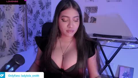 lolaasmith_21 online show from February 27, 2025, 11:26 pm