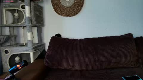 lolaasmith_21 online show from June 12, 2026, 6:29 pm