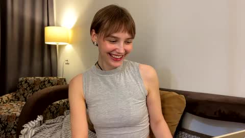 lolaatatee online show from May 31, 2026, 6:53 pm