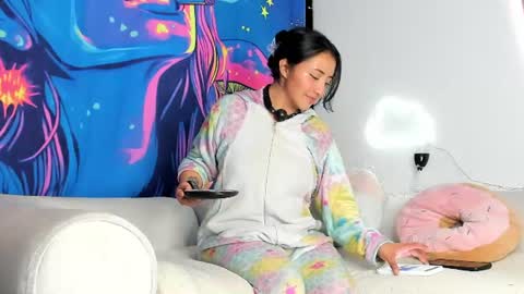  Lola Berry  online show from June 23, 2026, 9:29 am