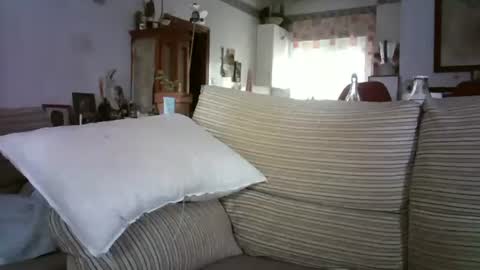 LOLA HUESO y ERIC online show from December 16, 2025, 9:36 am